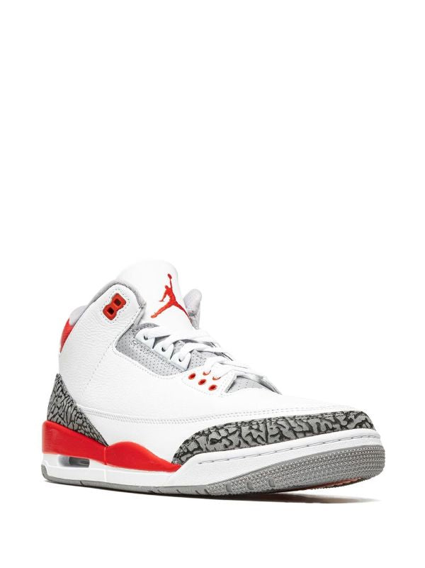 Jordan
Air Jordan 3 Retro OG "Fire Red 2022" sneakers