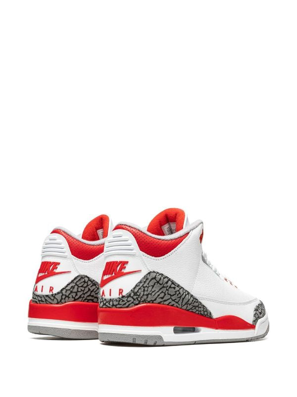 Jordan
Air Jordan 3 Retro OG "Fire Red 2022" sneakers