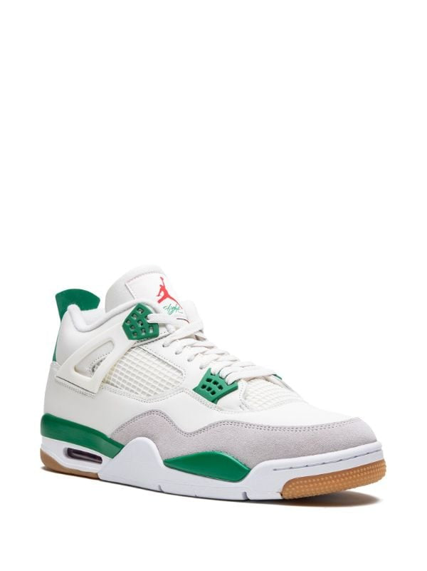 Jordan
Air Jordan 4 SB "Pine Green" sneakers