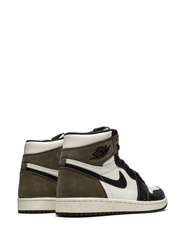 Jordan
Air Jordan 1 Retro High OG "Dark Mocha" sneakers